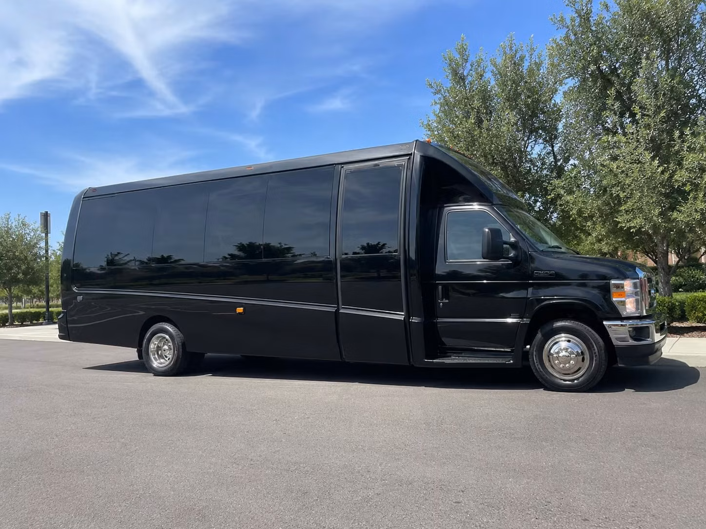 tulare 20 passenger minibus rental